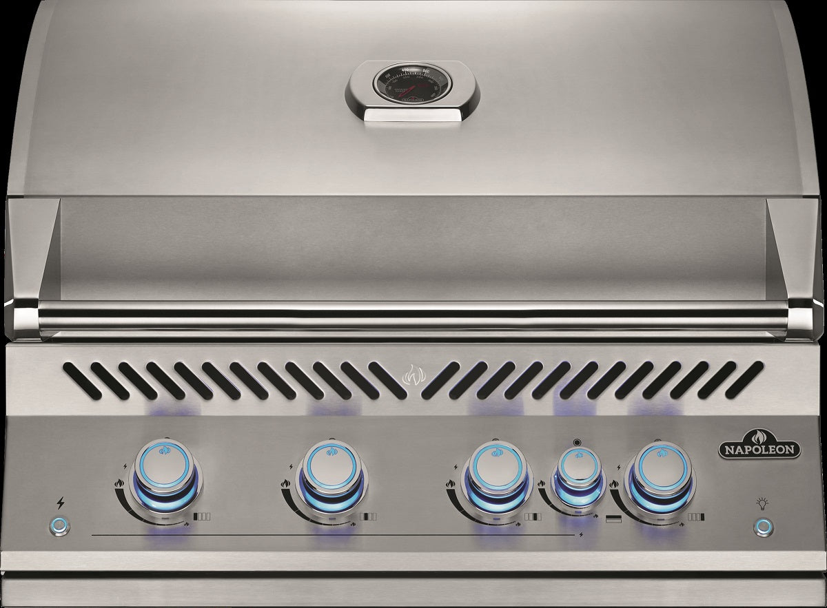 Napoleon 700 Series 32 with BBQ Cabinet