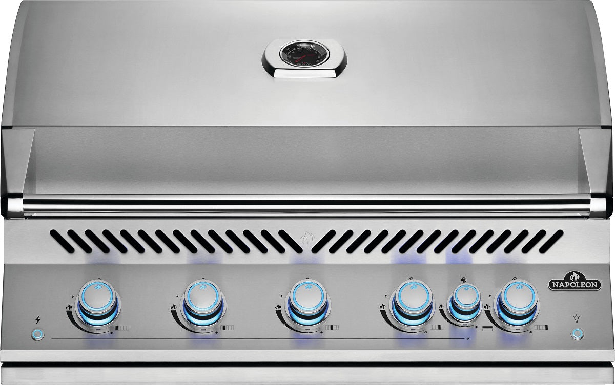 Napoleon 700 Series 38 with BBQ Cabinet