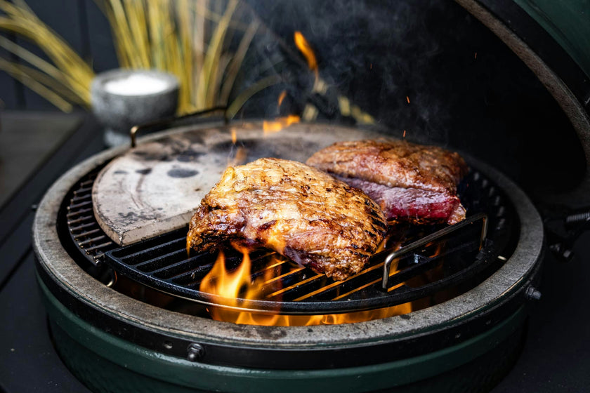 Big Green Egg Large with Outdoor Kitchen Cabinet